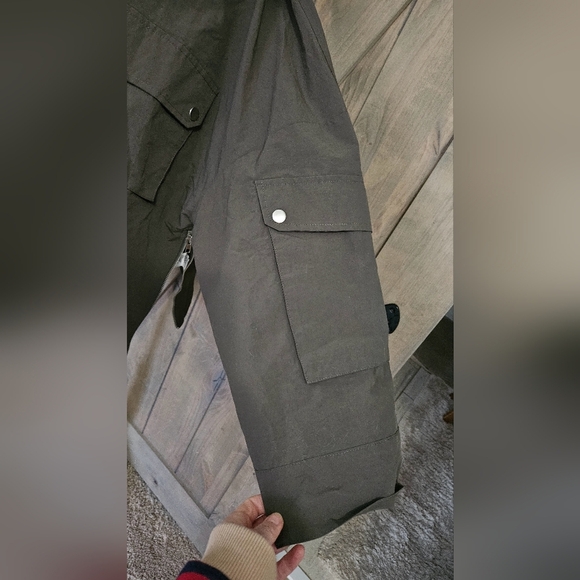 BY.DYLN Zach Utility Nylon Jacket in Coal/olive green. Size Small - Picture 11 of 16